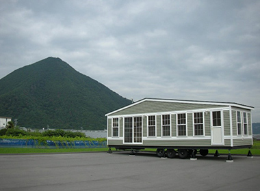 自動車会社（長野県）リーフグリーン＆ホワイト